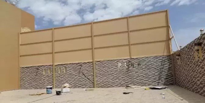 حماية وخصوصية مع سواتر خشبية وبلاستيك في بيشة