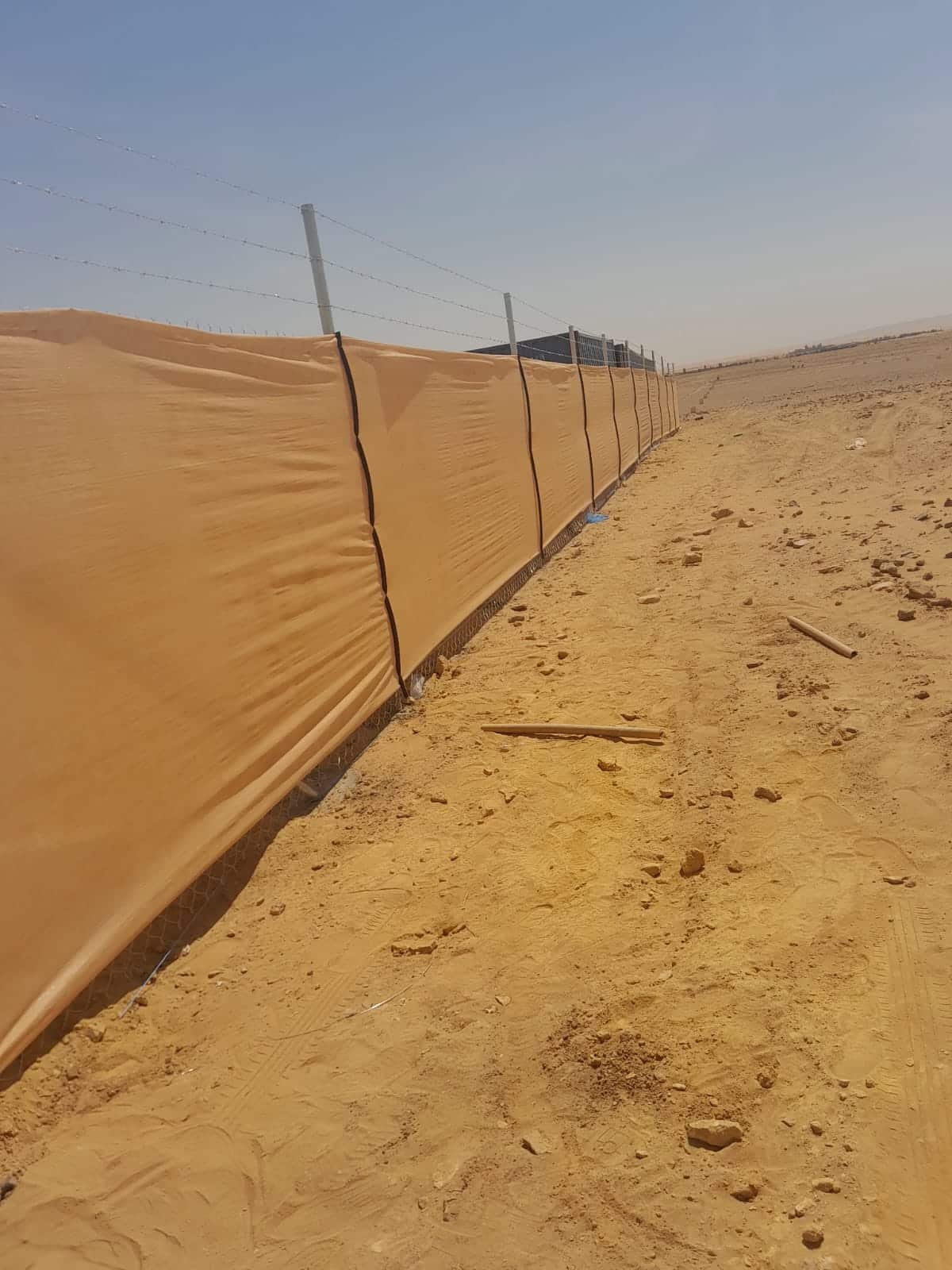 تركيب شبوك أغنام بمواصفات حديثة في جيزان